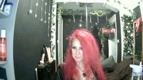 SaucySky online show from July 20, 9:15 pm