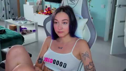 Ariel online show from June 22, 3:22 am