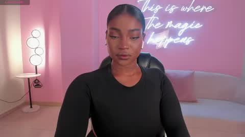 S a v a n n a h  online show from April 28, 12:53 pm