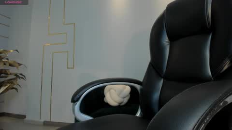 S a v a n n a h  online show from September 18, 12:15 pm