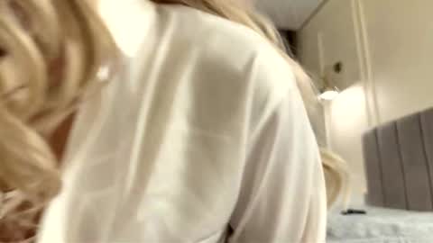 Snapshot of say_me_nika chatting on October 11, 4:42 pm Veronika online show from October 11, 4:42 pm