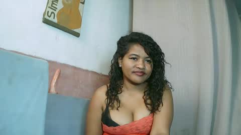 saylla1 online show from June 8, 8:37 am