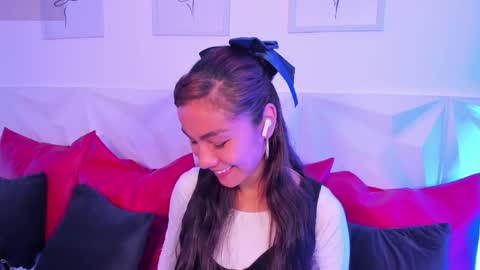 Scarlet online show from March 19, 4:55 pm