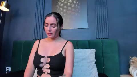 Scarlet Edwars online show from July 24, 6:49 pm
