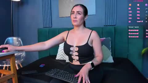 Scarlet Edwars online show from July 10, 7:03 pm