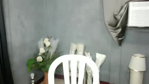 Snapshot of scarlet_enchantressxxx chatting on October 19, 6:43 pm Scarlet online show from October 19, 6:43 pm