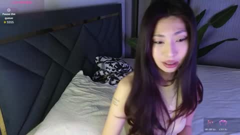 scarlet_ice online show from April 23, 8:22 am