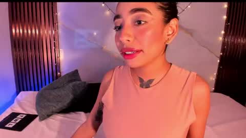 scarlet_vixen_ online show from July 22, 2:29 pm