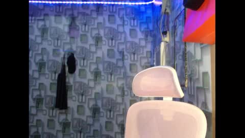 Snapshot of scarlet_xx69 chatting on October 9, 5:39 pm scarlet_xx69 online show from October 9, 5:39 pm