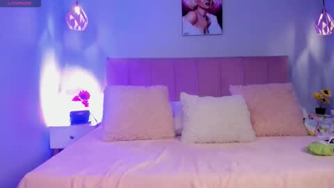 Scarlet  online show from March 9, 5:32 am