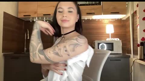 scarletpetal online show from March 12, 2:09 pm