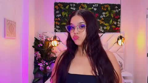 Snapshot of scarlett_montoya chatting on October 15, 11:46 am scarlett montoya online show from October 15, 11:46 am