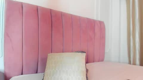 Scarlet  online show from December 17, 8:35 pm