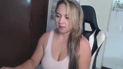 Scarlett online show from May 4, 3:49 pm