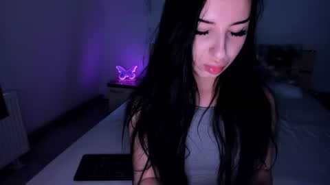scarlettjakobs online show from June 20, 4:05 am