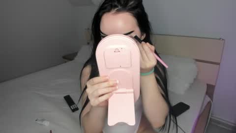 scarlettjakobs online show from August 5, 8:53 am