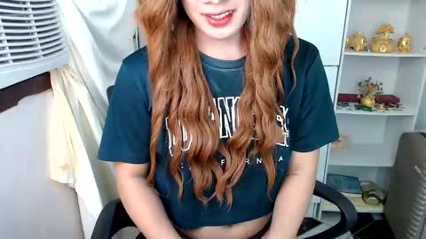 Queen Scarlet online show from December 5, 11:05 am