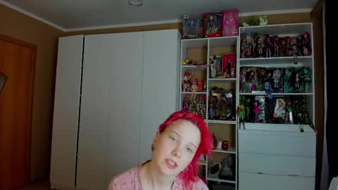 Rina online show from May 6, 7:23 am