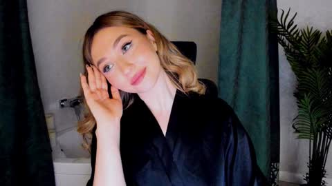 Kate online show from December 5, 7:38 pm