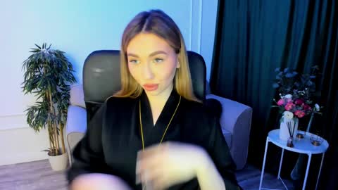 Kate online show from December 2, 8:48 am