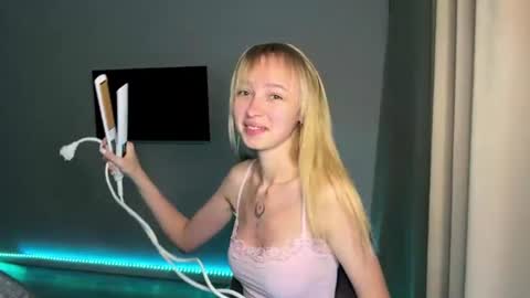 Kate online show from August 2, 7:06 pm