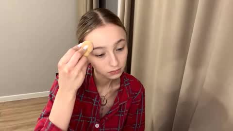 Kate online show from March 8, 5:39 pm