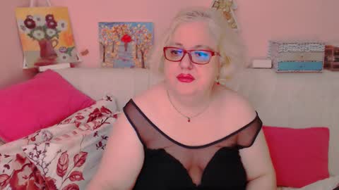Snapshot of secretloverbbw chatting on October 16, 8:00 pm Alice online show from October 16, 8:00 pm