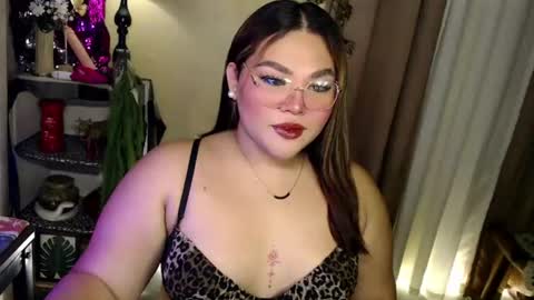 seductivecurvesxxx online show from July 9, 5:26 pm