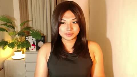 Deluxe online show from December 18, 3:17 pm