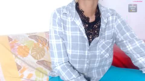 Estefany online show from May 27, 12:35 pm
