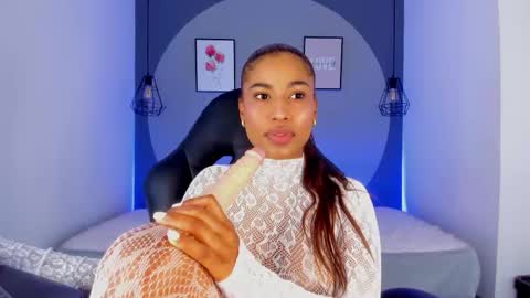 Snapshot of selena_monroy chatting on October 13, 1:03 pm Selena online show from October 13, 1:03 pm