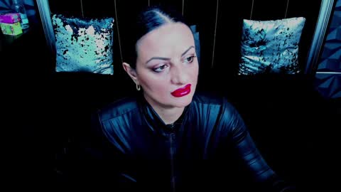 Snapshot of selena_vixen chatting on January 23, 6:06 am Selene online show from January 23, 6:06 am
