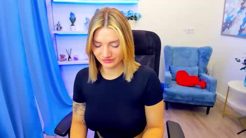 selenaemoore online show from May 2, 7:28 pm