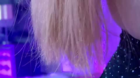 SelenaHanson online show from November 21, 10:28 am