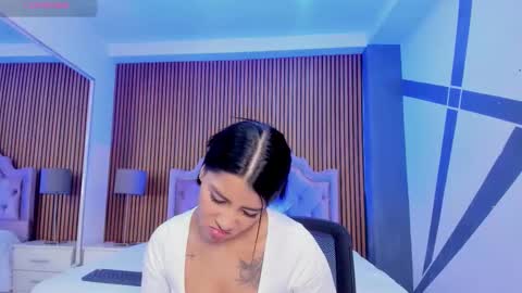 selenastonne online show from October 11, 9:28 pm