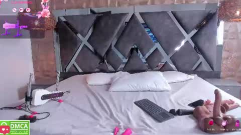 selene__lopez_ online show from June 14, 7:36 pm