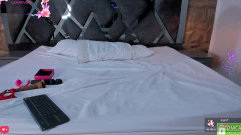 selene__lopez_ online show from May 10, 9:50 pm