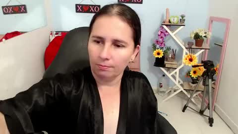 Snapshot of selene_mom chatting on October 6, 6:34 pm selene online show from October 6, 6:34 pm