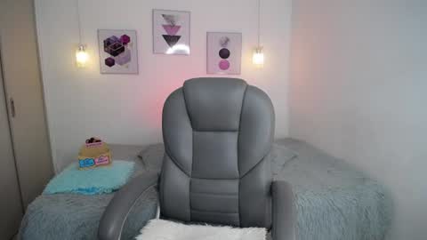 selene_rouse_ online show from July 30, 12:11 am
