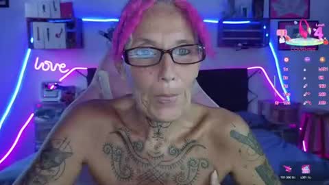 Selvaggia Del Caribe online show from August 4, 4:02 pm