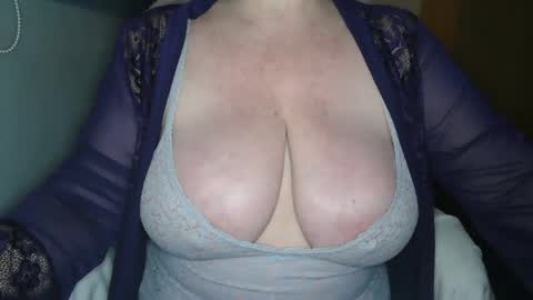 Snapshot of sensual_cris chatting on March 2, 8:46 pm CRIS online show from March 2, 8:46 pm