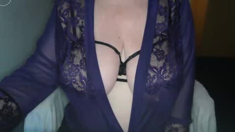 Snapshot of sensual_cris chatting on December 30, 7:37 am CRIS online show from December 30, 7:37 am
