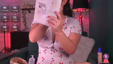 Snapshot of sensual_jassmine chatting on March 8, 9:02 am Jasmine online show from March 8, 9:02 am
