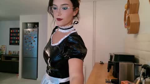 Snapshot of sensual_jassmine chatting on October 18, 12:41 pm Jasmine online show from October 18, 12:41 pm