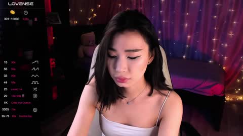 Snapshot of sensualily chatting on January 12, 5:44 pm Kiki online show from January 12, 5:44 pm