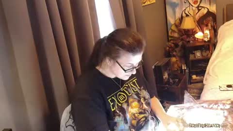 Tara online show from August 1, 2:08 pm