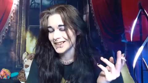 Snapshot of seraphinmunster chatting on January 28, 5:56 pm Seraphin Munster online show from January 28, 5:56 pm