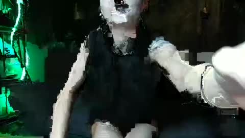 Snapshot of seraphinmunster chatting on October 7, 5:28 pm Seraphin Munster online show from October 7, 5:28 pm