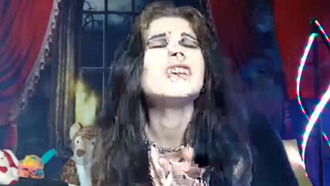 Snapshot of seraphinmunster chatting on January 24, 11:23 pm Seraphin Munster online show from January 24, 11:23 pm