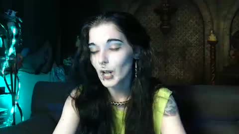 Snapshot of seraphinmunster chatting on October 4, 11:20 pm Seraphin Munster online show from October 4, 11:20 pm